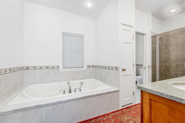 423 Taft Family Road, Hartford, VT 05059