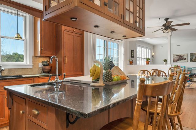 423 Taft Family Road, Hartford, VT 05059