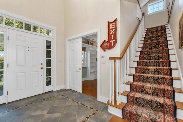 423 Taft Family Road, Hartford, VT 05059