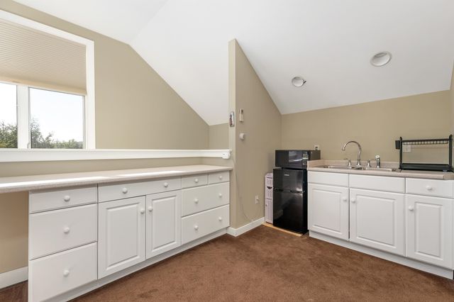 423 Taft Family Road, Hartford, VT 05059