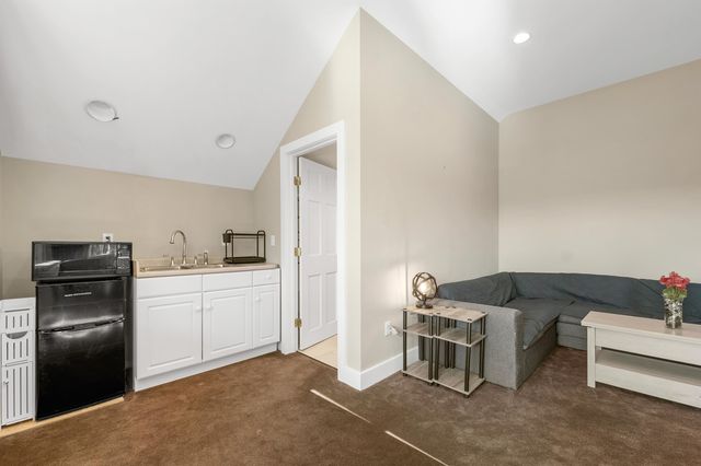 423 Taft Family Road, Hartford, VT 05059