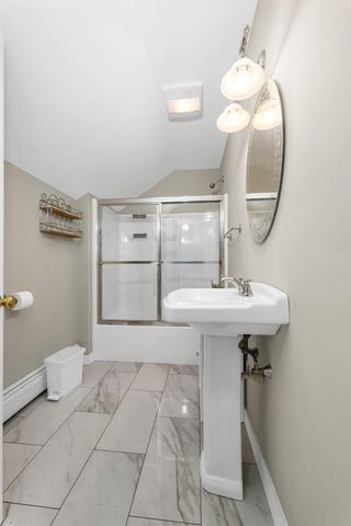 423 Taft Family Road, Hartford, VT 05059