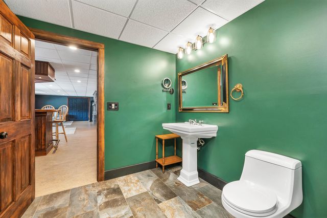 423 Taft Family Road, Hartford, VT 05059