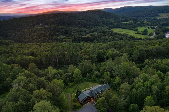 423 Taft Family Road, Hartford, VT 05059