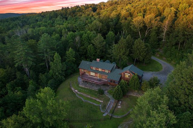423 Taft Family Road, Hartford, VT 05059
