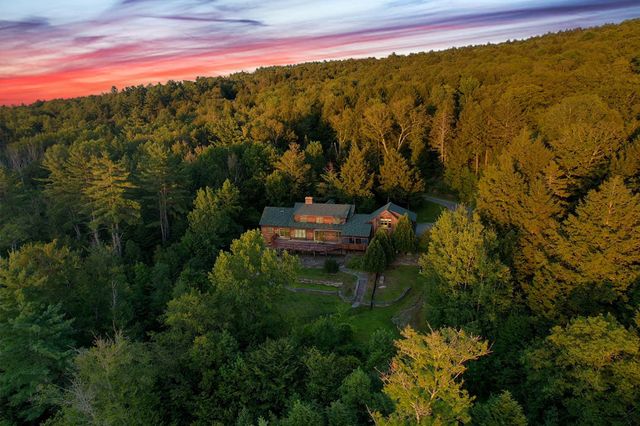 423 Taft Family Road, Hartford, VT 05059