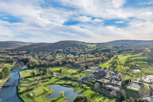 423 Taft Family Road, Hartford, VT 05059