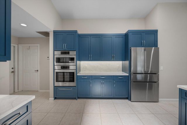 15880 Meadow Wood Drive, Wellington, FL 33414