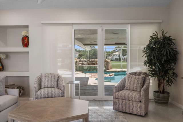 15880 Meadow Wood Drive, Wellington, FL 33414