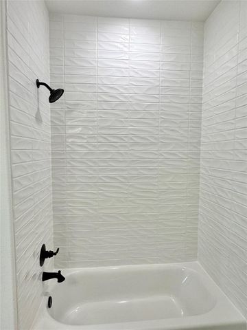 436 Treadwell LN, Kyle, TX 78640