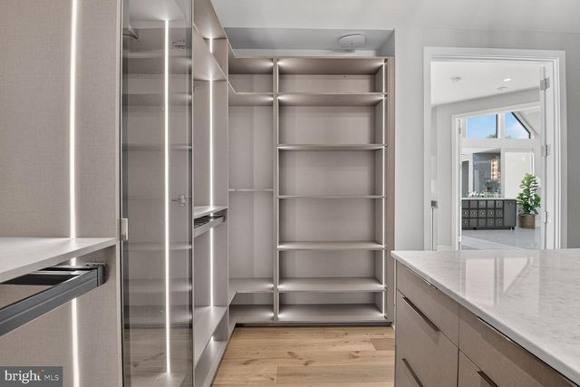 1306 BALLANTRAE CT, Mclean, VA 22101