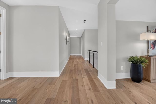 1306 BALLANTRAE CT, Mclean, VA 22101