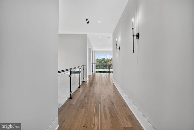 1306 BALLANTRAE CT, Mclean, VA 22101