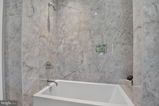 1306 BALLANTRAE CT, Mclean, VA 22101