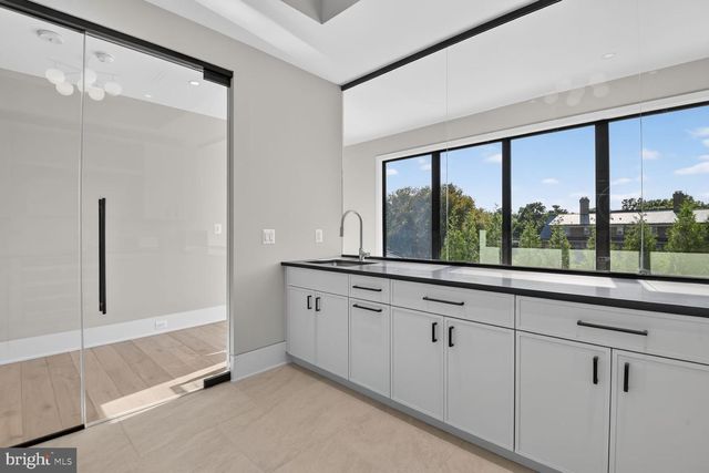 1306 BALLANTRAE CT, Mclean, VA 22101