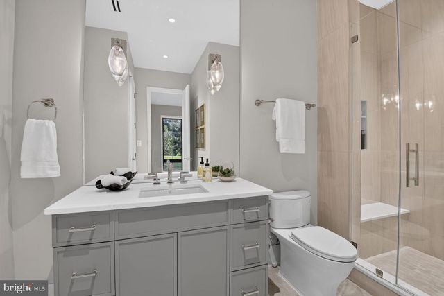 1306 BALLANTRAE CT, Mclean, VA 22101