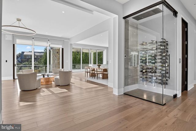 1306 BALLANTRAE CT, Mclean, VA 22101