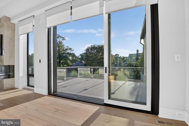 1306 BALLANTRAE CT, Mclean, VA 22101