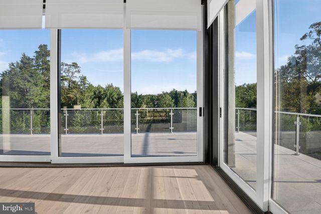 1306 BALLANTRAE CT, Mclean, VA 22101