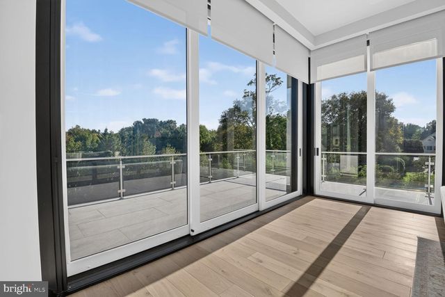1306 BALLANTRAE CT, Mclean, VA 22101