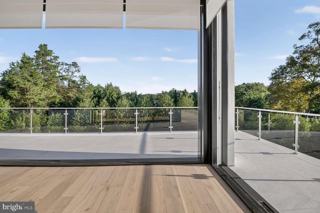 1306 BALLANTRAE CT, Mclean, VA 22101