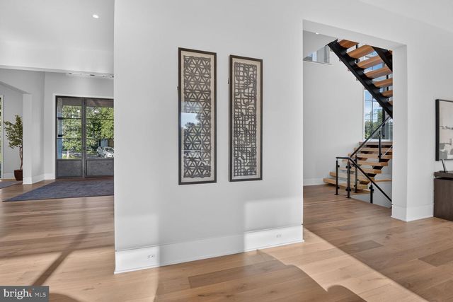 1306 BALLANTRAE CT, Mclean, VA 22101