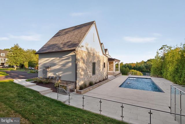 1306 BALLANTRAE CT, Mclean, VA 22101