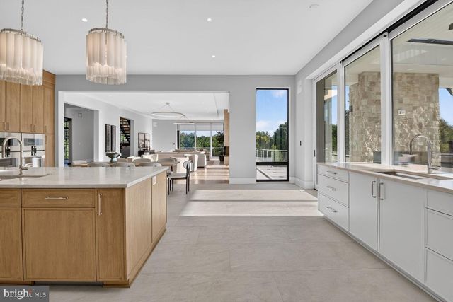 1306 BALLANTRAE CT, Mclean, VA 22101
