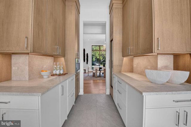 1306 BALLANTRAE CT, Mclean, VA 22101