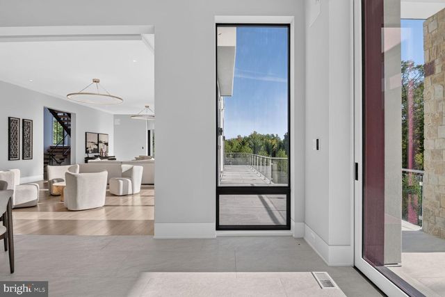 1306 BALLANTRAE CT, Mclean, VA 22101