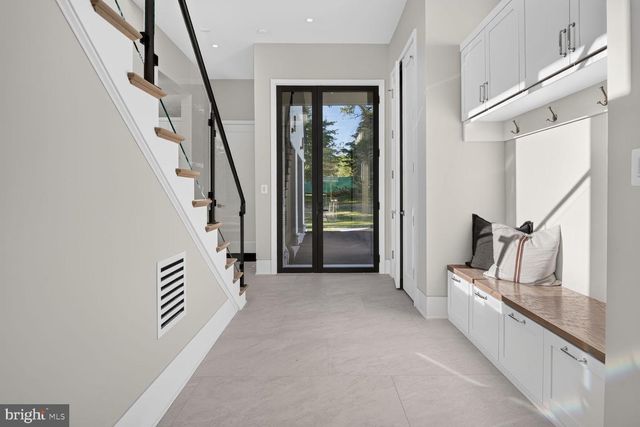 1306 BALLANTRAE CT, Mclean, VA 22101