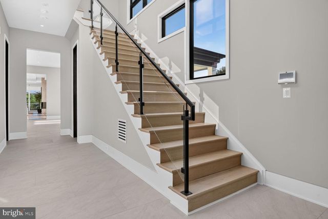 1306 BALLANTRAE CT, Mclean, VA 22101