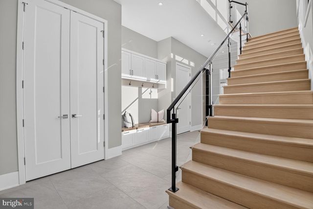 1306 BALLANTRAE CT, Mclean, VA 22101