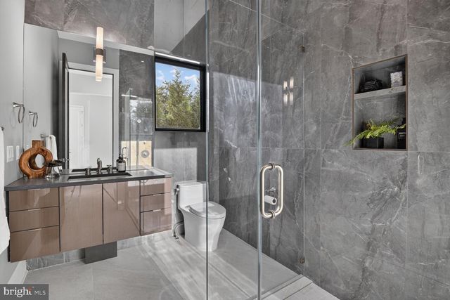 1306 BALLANTRAE CT, Mclean, VA 22101