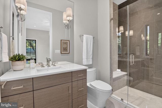 1306 BALLANTRAE CT, Mclean, VA 22101