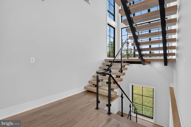 1306 BALLANTRAE CT, Mclean, VA 22101