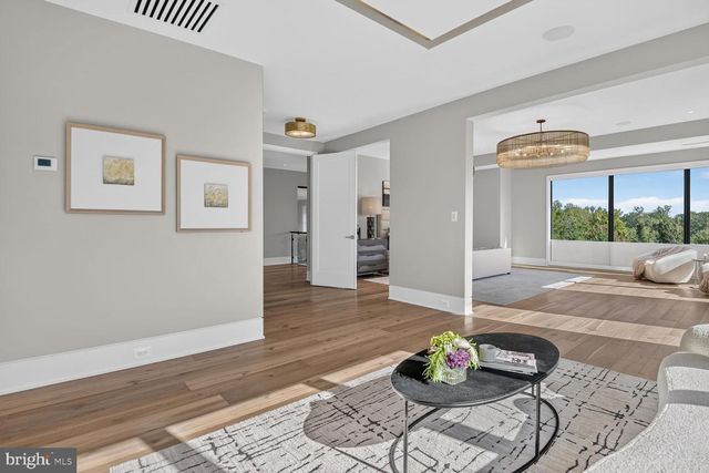 1306 BALLANTRAE CT, Mclean, VA 22101