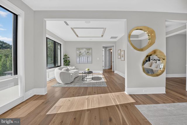 1306 BALLANTRAE CT, Mclean, VA 22101