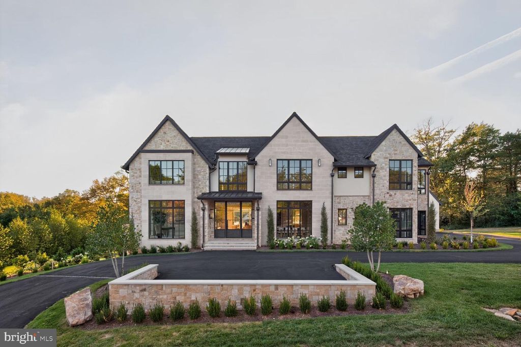 1306 BALLANTRAE CT, Mclean, VA 22101
