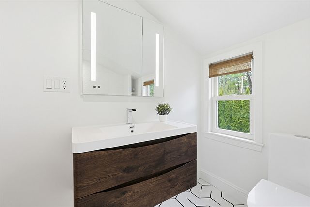 13 Lawrence Circle, Medfield, MA 02052