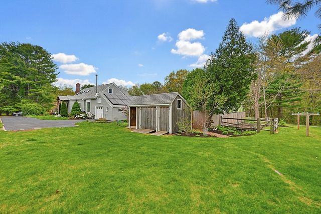 13 Lawrence Circle, Medfield, MA 02052