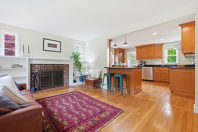 13 Lawrence Circle, Medfield, MA 02052