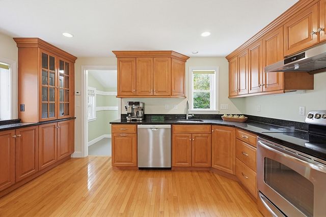 13 Lawrence Circle, Medfield, MA 02052