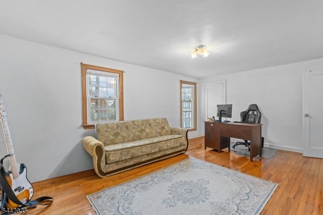 271 Outwater Ln, Saddle Brook Twp., NJ 07663