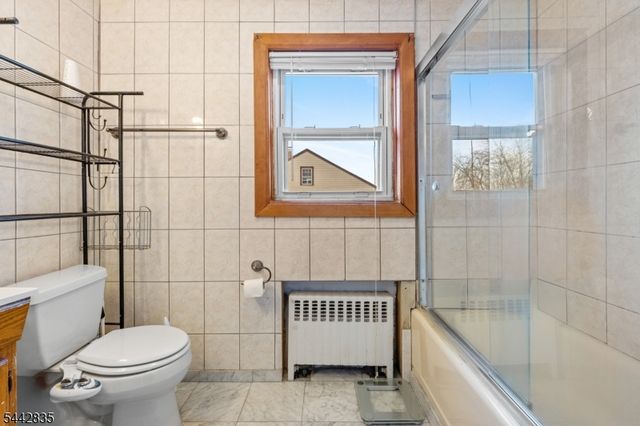 271 Outwater Ln, Saddle Brook Twp., NJ 07663