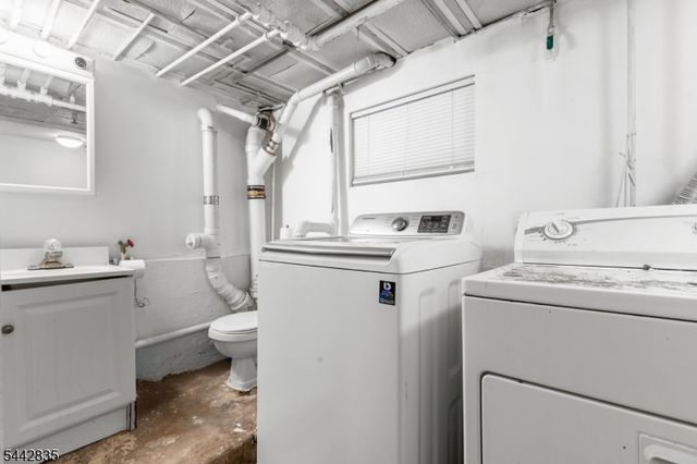271 Outwater Ln, Saddle Brook Twp., NJ 07663