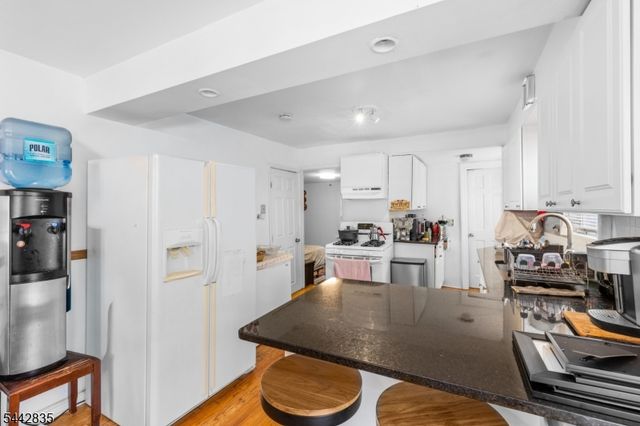 271 Outwater Ln, Saddle Brook Twp., NJ 07663