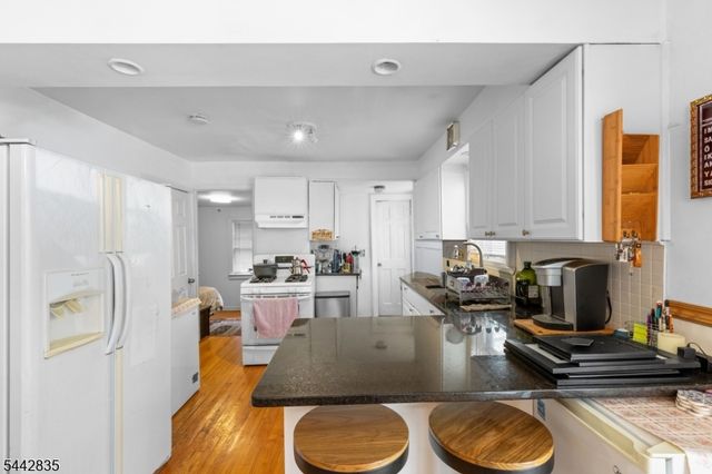 271 Outwater Ln, Saddle Brook Twp., NJ 07663