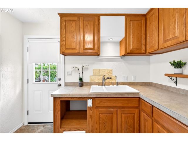 116 Ne 66TH Ave, Portland, OR 97035