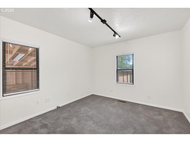 116 Ne 66TH Ave, Portland, OR 97035